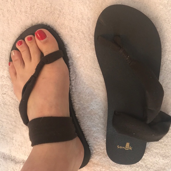 Sanuk Sling Sandals - Picture 3 of 5